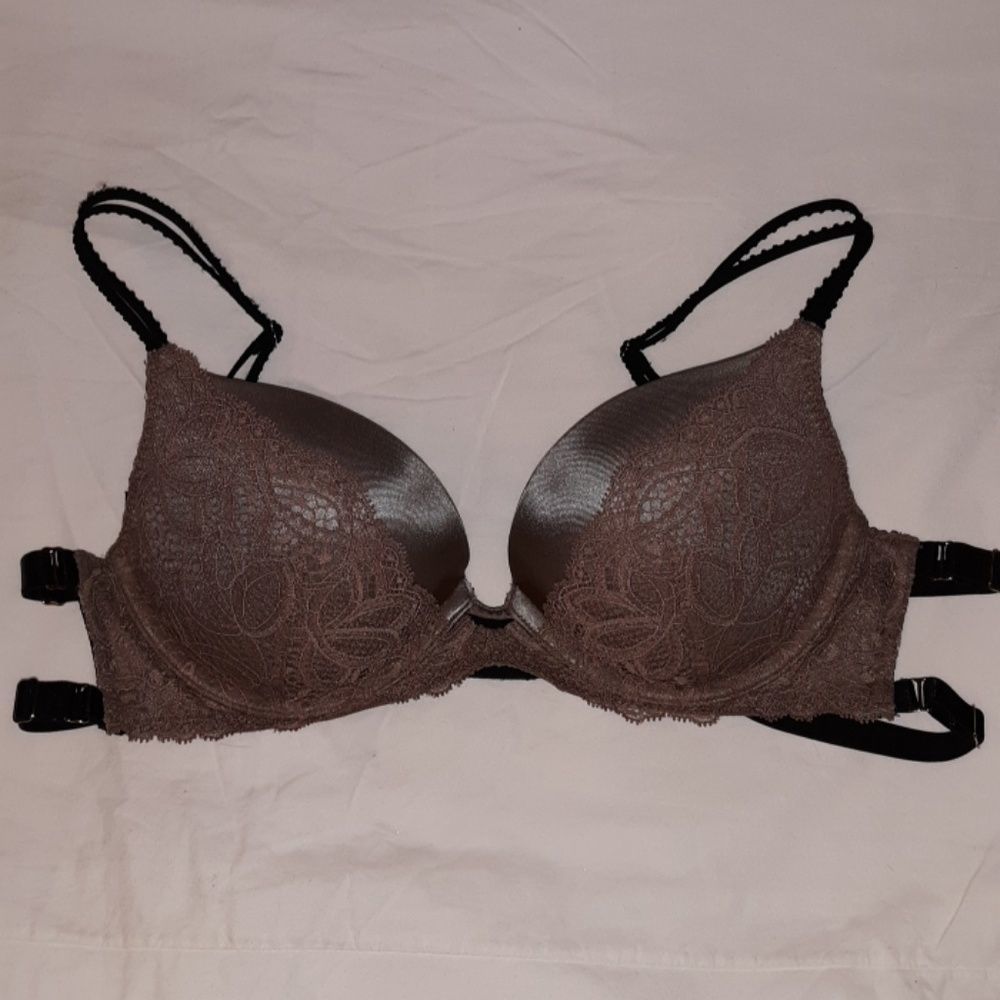 Victoria's Secret Very Sexy‎ Push Up Cage Strap Bra